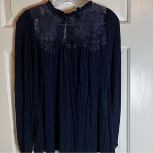 Bobeau Lace Rayon Blouse, Size Small.‎ Very Intricate. Excellent Condition.